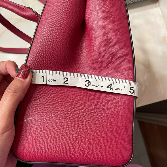 Cute Michael Kors bag in a raspberry color - Picture 16 of 16